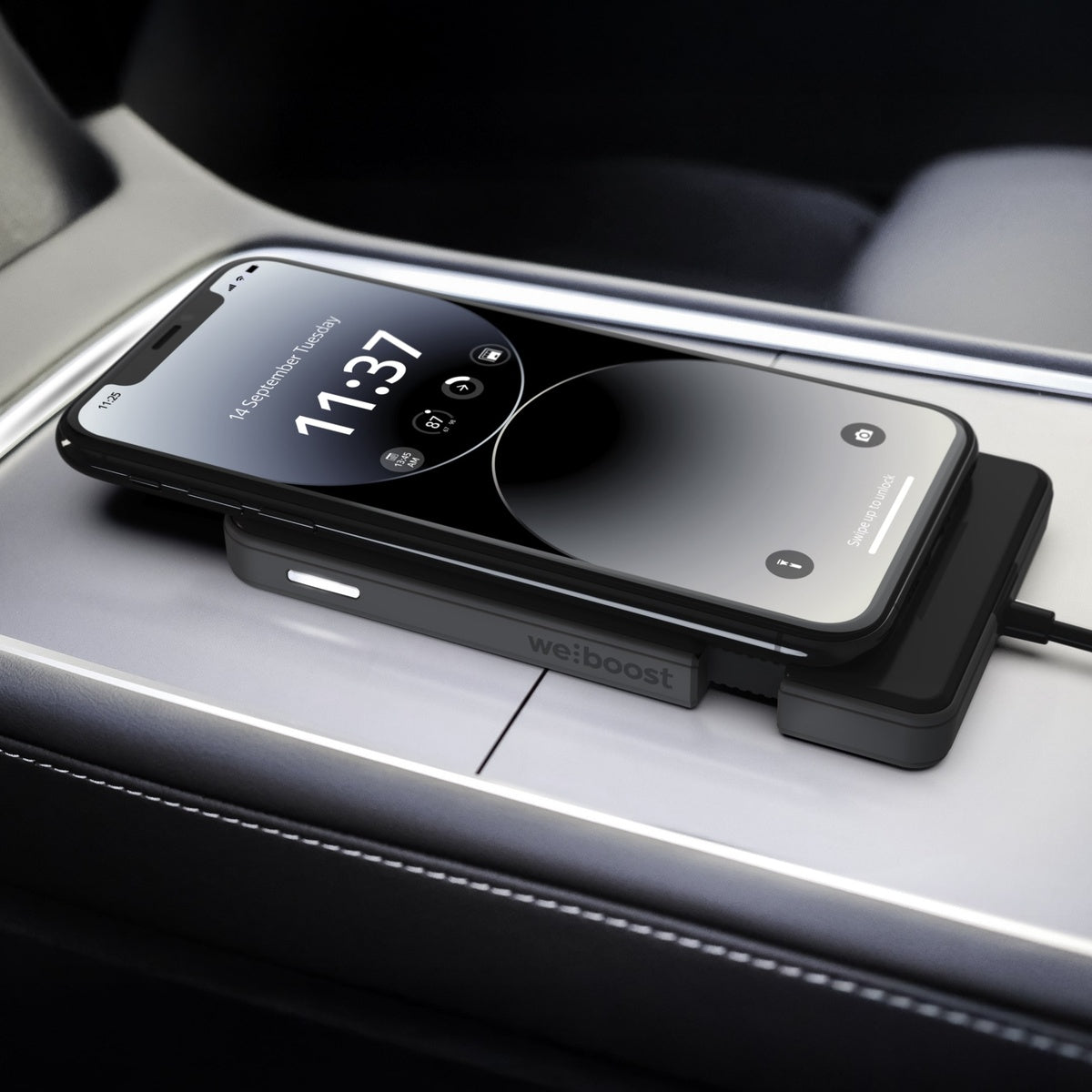 weBoost Dash Car Cell Booster with Magnetic Wireless Charger | 471082